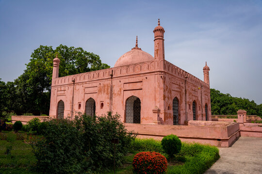 Shah Syed Niyamatullah Grave in Mughal Tahakhana areas at Shahabazpur, Shibganj, Chapai Nawabganj, Bangaldesh.