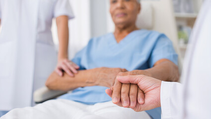 Obraz premium nurse in clinic performing procedure with patient, vaccination in clinic or hospital