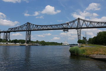 Obraz premium Eisenbahnhochbrücke in Rendsburg