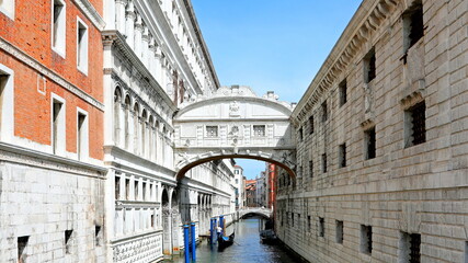 Fototapeta premium VENICE ITALY view of the bridge of sighs called PONTE DEI SOSPIRI in Italian Language with the canal without many boats