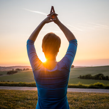 Yoga und Sonnenuntergang