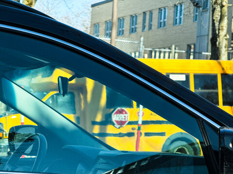 Autobus scolaire dans la ville de Qu&eacute;bec, Canada	