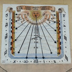 Le cadran solaire du dix-huitième siècle de Bergheim en Alsace