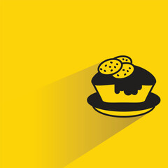 cake icon with shadow on yellow background