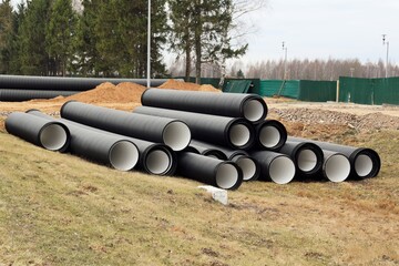 Construction of utility networks. Storage of polyethylene pipes for storm sewer construction