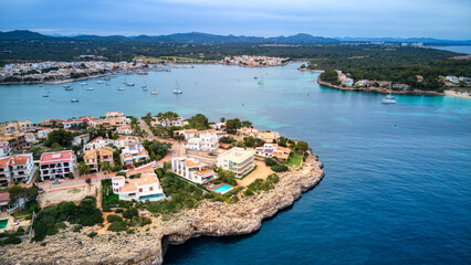 PORTOCOLOM Y PUNTA DEL FARO en Mallorca, España. Fotos con dron