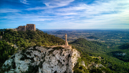 Fototapeta premium SANTUARIO DE SANT SALVADOR Y CRUZ DE PICOT En Mallorca. Fotos con dron.