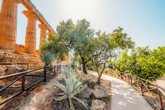 The greek temple of Juno or Tempio di Giunone in the Valley of the Temples, Agrigento, Sicily.