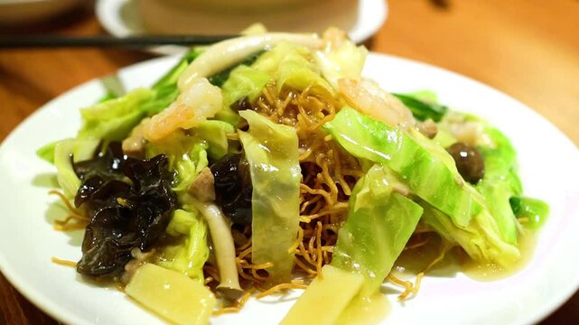 本格台湾料理レストランのあんかけかた焼きそば　