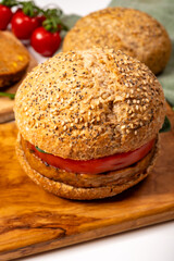 Make burger buns with vegan or vegetarian patties or burgers made from soybeans, grains, vegetables, grilled healthy food