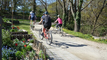 Ballade en vélo autour du bassin du Parc de la Chézine