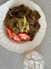 Beef Bulgogi with Tomato Garnish | 소불고기와 토마토 고명