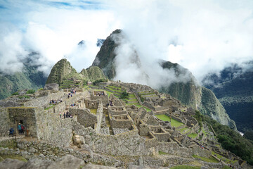 ペルーの青空の天空の遺跡、マチュピチュ遺跡