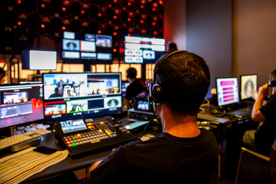 Sala de control de televisi&oacute;n y video para eventos