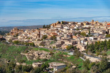 Obraz premium Panoramic View of Toledo, Spain on a Clear Day