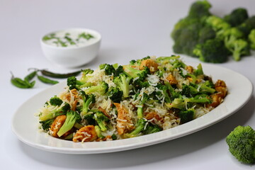 Broccoli Chicken Rice with Raita. A nutritious meal