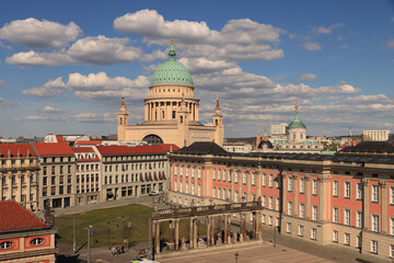 Potsdamer Stadtzentrum; Blick auf das wiederauferstandene Quartier am Alten Markt mit Landtag und...