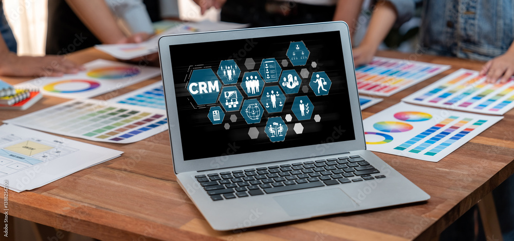 Aufkleber customer relationship management system on brisk computer for crm business and enterprise