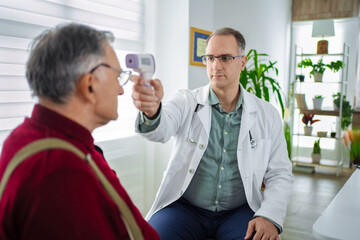 Obraz premium Examining health in a modern clinic with care and precision