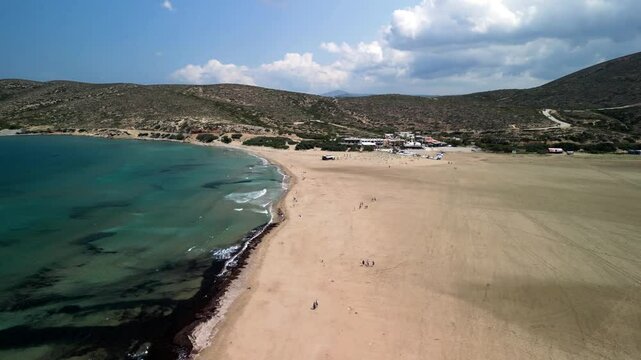 Prasonisi piękna plaża łącząca dwa morza Egejskie i Śr&oacute;dziemne na wyspie Rodos w Grecji z drona