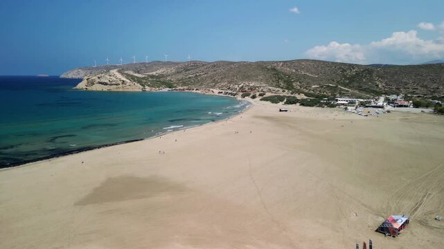 Prasonisi piękna plaża łącząca dwa morza Egejskie i Śr&oacute;dziemne na wyspie Rodos w Grecji z drona