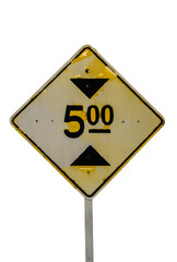 Letrero de tránsito en fondo trasparente de identificación de altura maxima en la via - foto de stock 