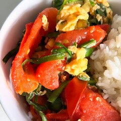 A delicious and healthy diet cake made with natural, nutrient-rich ingredients. Perfect for clean eating and a balanced lifestyle, this guilt-free dessert offers both taste and wellness. Ideal for foo