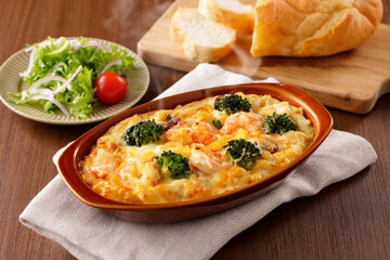 エビとブロッコリーのマカロニグラタン　Creamy Macaroni Gratin with Shrimp and Broccoli
