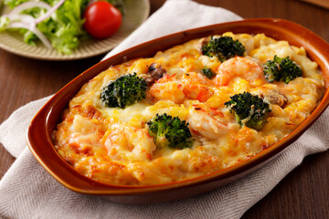 エビとブロッコリーのマカロニグラタン　Creamy Macaroni Gratin with Shrimp and Broccoli
