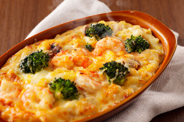 エビとブロッコリーのマカロニグラタン　Creamy Macaroni Gratin with Shrimp and Broccoli