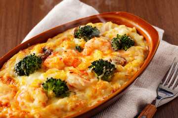 エビとブロッコリーのマカロニグラタン　Creamy Macaroni Gratin with Shrimp and Broccoli