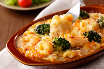 エビとブロッコリーのマカロニグラタン　Creamy Macaroni Gratin with Shrimp and Broccoli