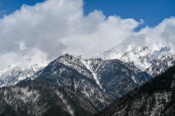 岐阜県高山市新穂高ロープウェイからの山の景色
