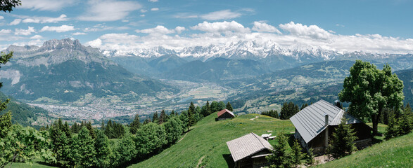 Cordon - Vue sur la vallée du Mont Blanc 1 © TETEN PROD