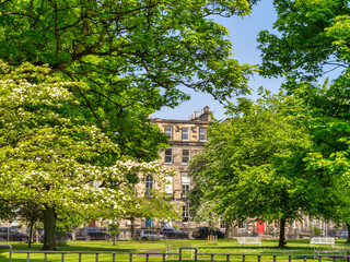 Obraz premium Edinburgh, the New Town, a leafy area with a small park.