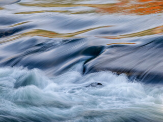 Flow of water in the Rhône photographed at slow speed