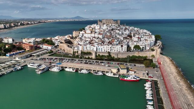Faro y pueblo de Pe&ntilde;iscola en Castellon, Comunidad Valenciana