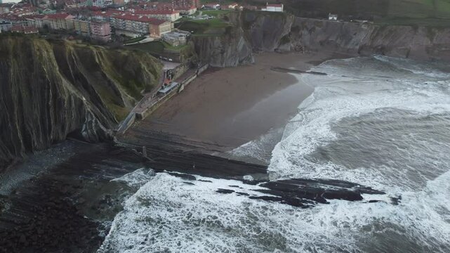 Vista a&eacute;rea del flysch de Zumaia (Euskadi) 3