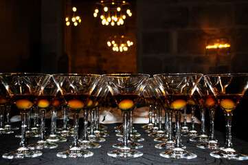 Copas de cocktail preparadas para un evento