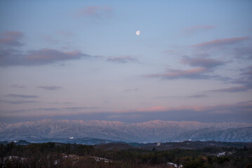 눈쌓인 설악산의 일출