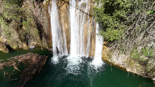 Cascada de agua en la Garrotxa