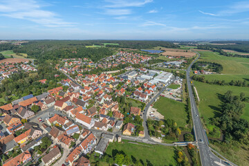 Die Marktgemeinde Ammerndorf in Mittelfranken aus der Vogelperspektive