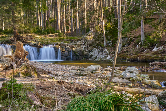 Leśny Wodospad na rzece Kwisa, Świerad&oacute;w Zdr&oacute;j, Karkonoski Park Narodowy
