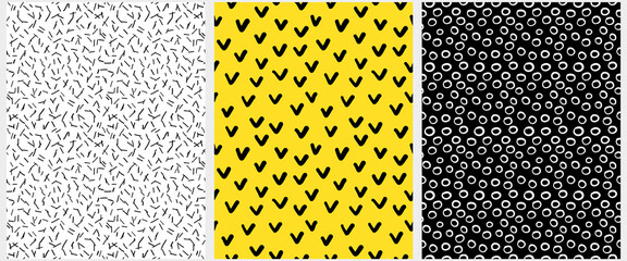 Modern Geometric Seamless Pattern. Abstract Hand Drawn Childish Vector Pattern Set. Circles, Hearts and Lines on a Black, White and Yellow Background. Irregular Abstract Doodle Endless Print. 