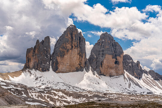 Dolomiten - die drei Zinnen in S&uuml;dtirol im Fr&uuml;hling