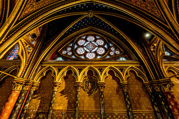 Intérieur de la Sainte-Chapelle sur l'île de la Cité à Paris capitale de la France