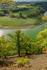 kurviges S&uuml;dufer des Ederstausees in Hessen, Deutschland
