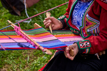 Art and tradition come alive in Chinchero. Skilled hands of Andean weavers creating masterpieces with ancient techniques passed down through generations. A vibrant connection to Cusco's rich heritage
