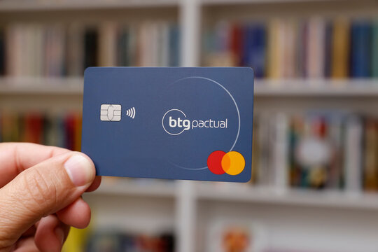 BTG Pactual Mastercard logo credit card