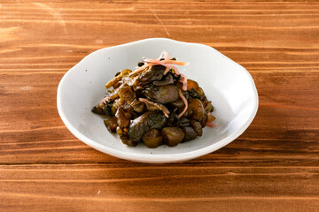 柴漬け　木目背景　Shibazuke pickles on wood background